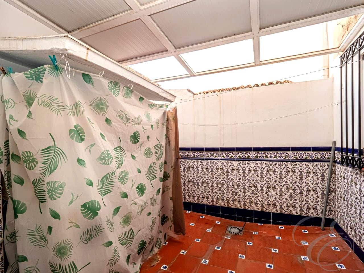 5 makuuhuone Huvila myytävänä paikassa Torre del Mar mukana uima-altaan 
autotalli - 480 000 € (Ref: 9624019)