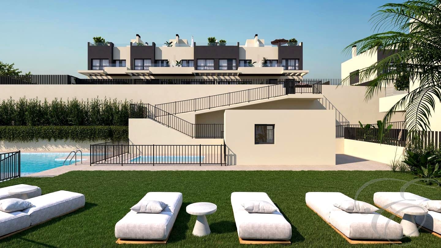 4 soveværelse Lejlighed til salg i Torre del Mar med swimmingpool garage - € 630.000 (Ref: 9626427)