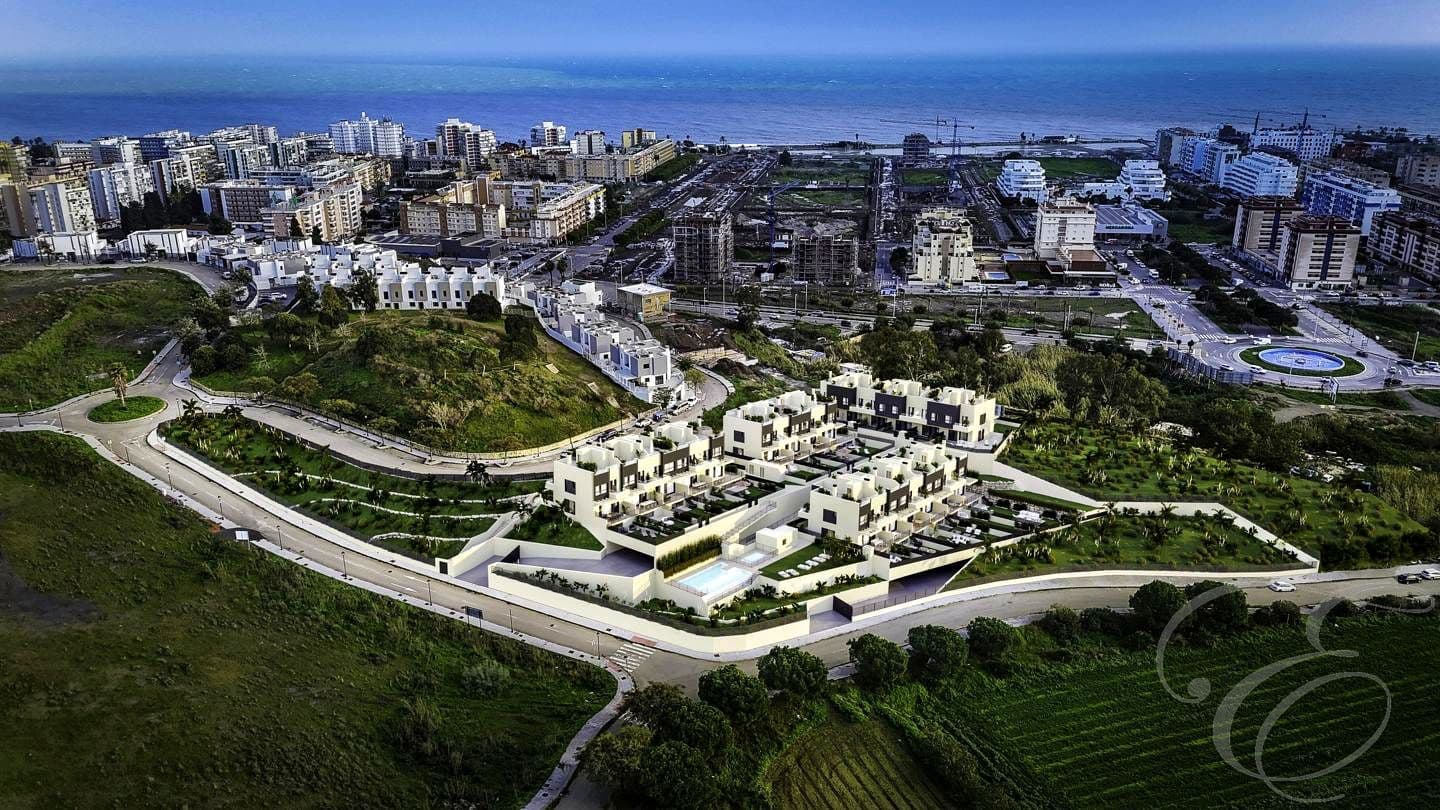 4 soveværelse Lejlighed til salg i Torre del Mar med swimmingpool garage - € 630.000 (Ref: 9626427)