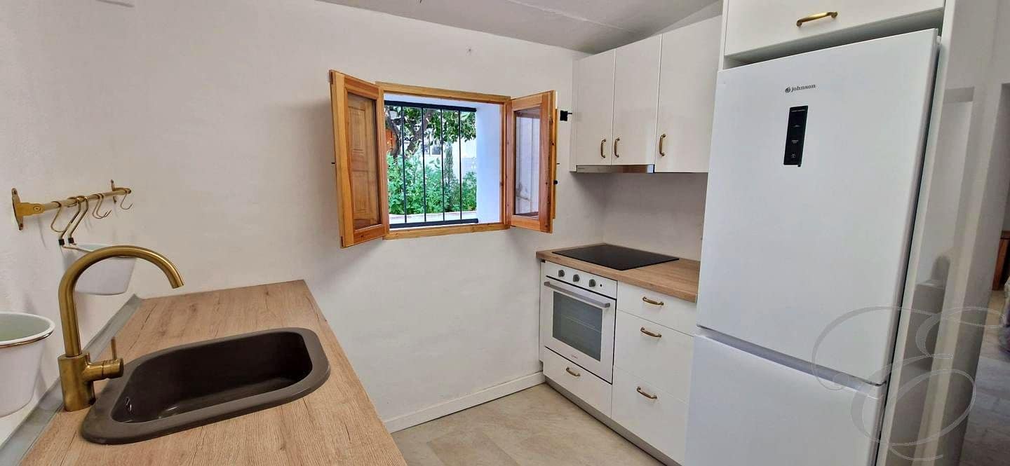 4 chambre Villa/Maison à vendre à Velez-Malaga - 218 000 € (Ref: 9642850)