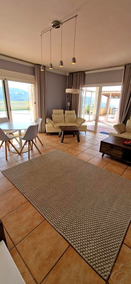 4 makuuhuone Huvila myytävänä paikassa Alcaucin mukana uima-altaan 
autotalli - 810 000 € (Ref: 9645871)