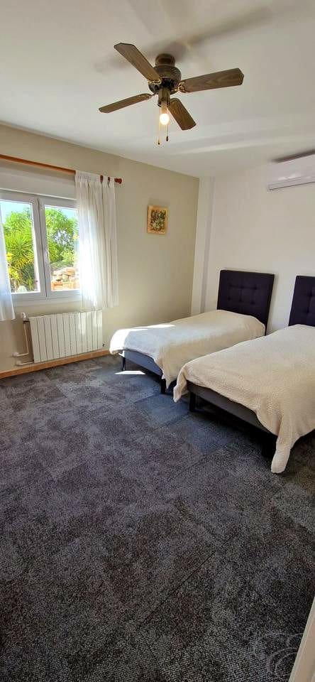 4 makuuhuone Huvila myytävänä paikassa Alcaucin mukana uima-altaan 
autotalli - 810 000 € (Ref: 9645871)