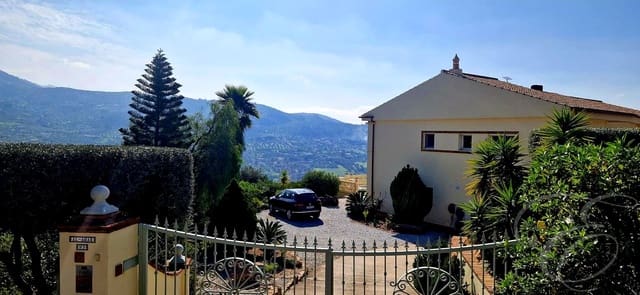 4 makuuhuone Huvila myytävänä paikassa Alcaucín mukana uima-altaan 
autotalli - 810 000 € (Ref: 9645871)