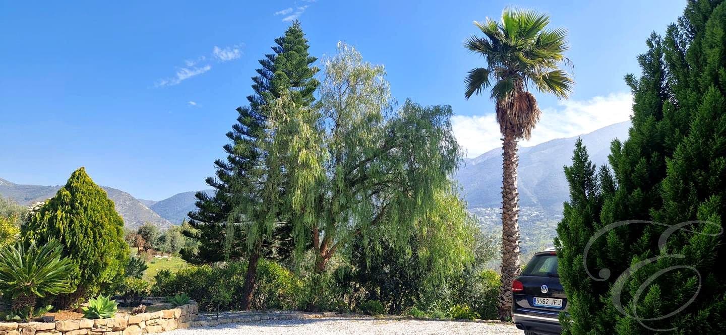 4 makuuhuone Huvila myytävänä paikassa Alcaucin mukana uima-altaan 
autotalli - 810 000 € (Ref: 9645871)