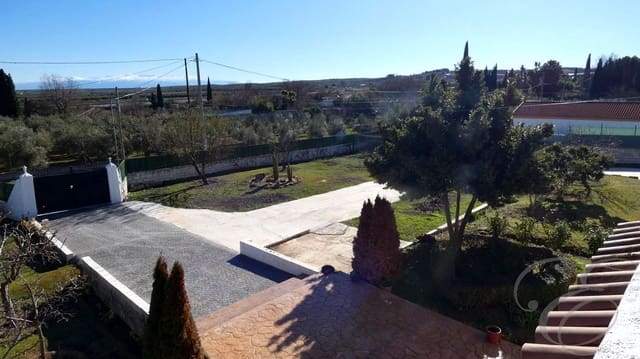 4 chambre Finca/Maison de Campagne à vendre à Moraleda de Zafayona avec garage - 250 000 € (Ref: 9650548)