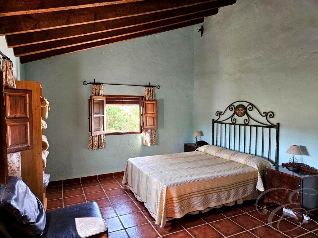 6 Zimmer Finca/Landgut zu verkaufen in Archidona mit Pool - 489.000 € (Ref: 9669276)