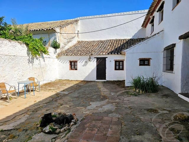 6 makuuhuone Maalaistalo myytävänä paikassa Archidona mukana uima-altaan - 489 000 € (Ref: 9669276)