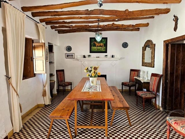 6 makuuhuone Maalaistalo myytävänä paikassa Archidona mukana uima-altaan - 489 000 € (Ref: 9669276)