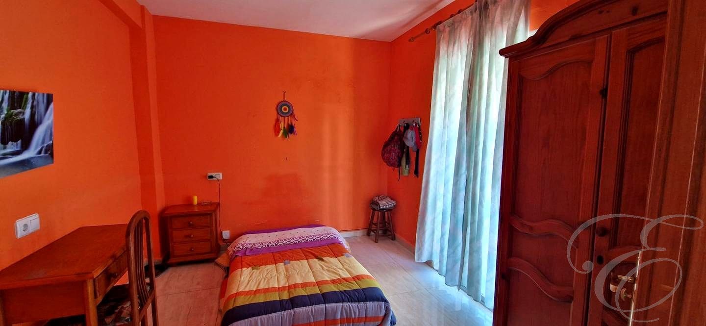 3 bedroom Villa for sale in Arenas del Rey with garage - € 75,500 (Ref: 9687567)