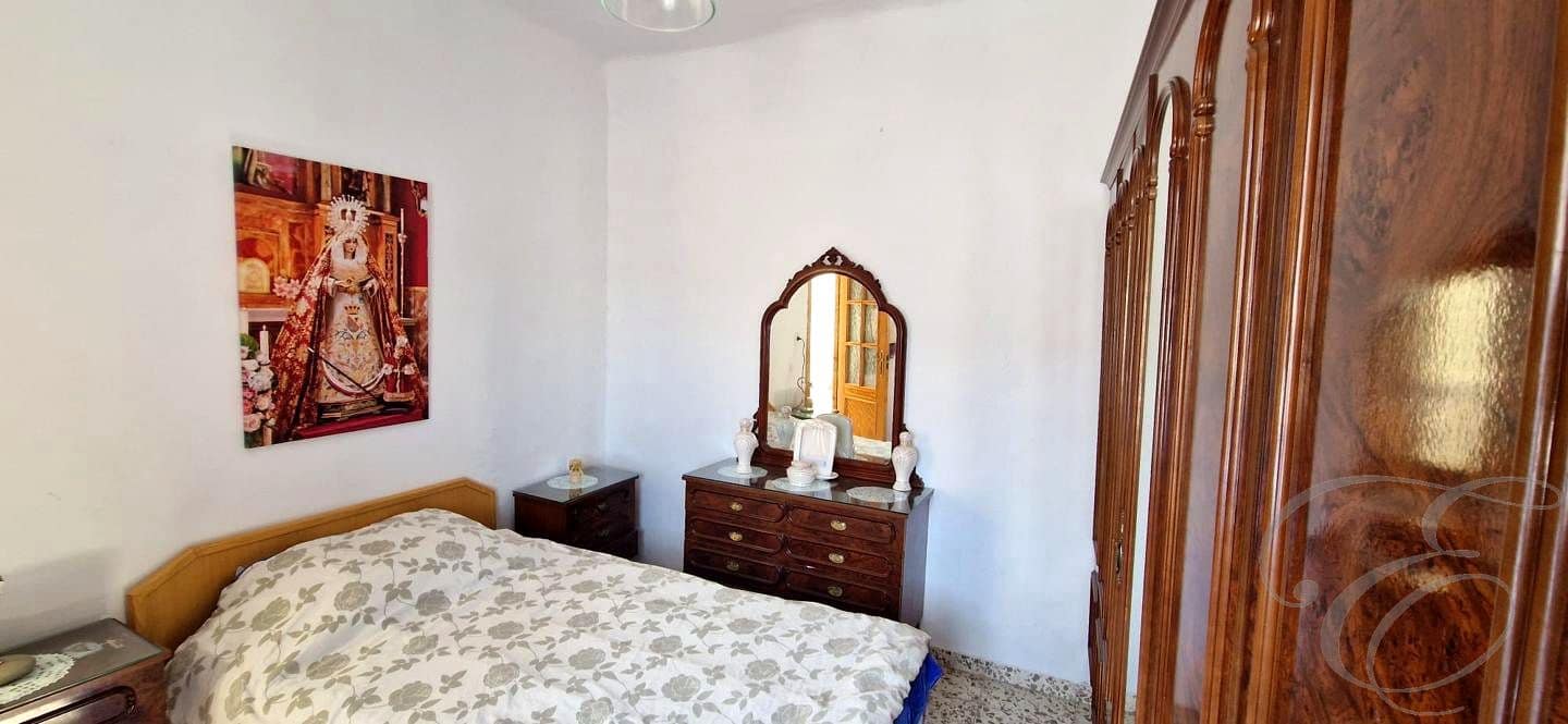 3 bedroom Villa for sale in Arenas del Rey with garage - € 75,500 (Ref: 9687567)