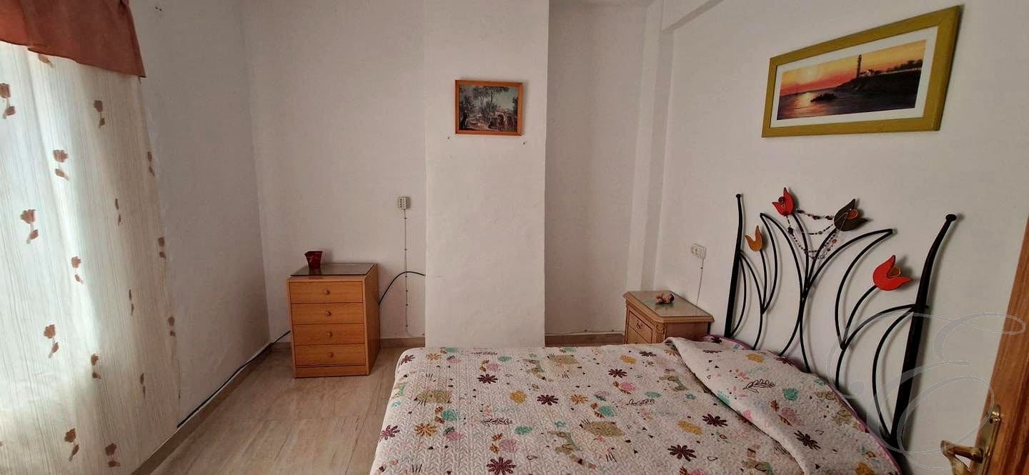 3 bedroom Villa for sale in Arenas del Rey with garage - € 75,500 (Ref: 9687567)