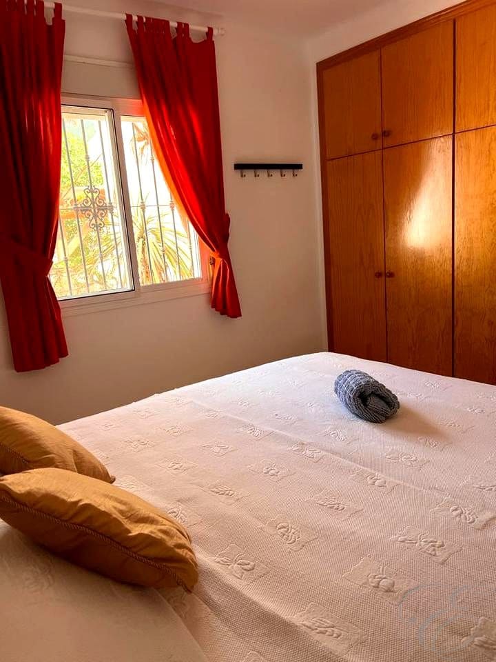 2 bedroom Villa for sale in Alcaucin with pool garage - € 285,000 (Ref: 9687568)