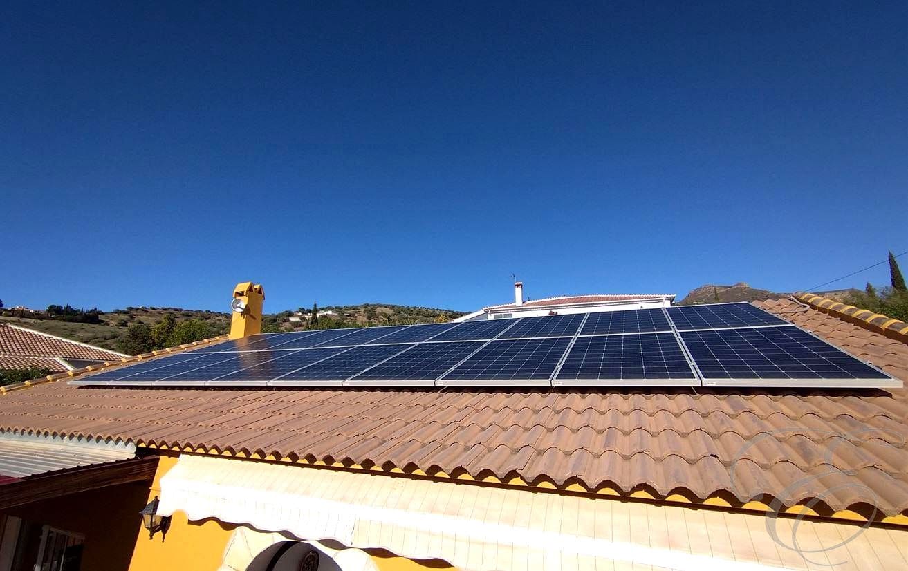 2 bedroom Villa for sale in Alcaucin with pool garage - € 285,000 (Ref: 9687568)