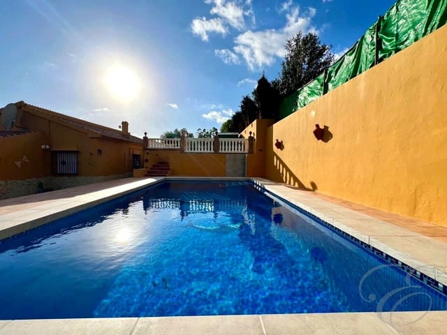 2 bedroom Villa for sale in Alcaucín with pool garage - € 285,000 (Ref: 9687568)