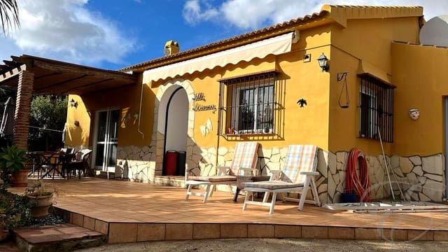 2 bedroom Villa for sale in Alcaucín with pool garage - € 285,000 (Ref: 9687568)