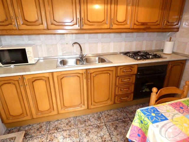 5 soveværelse Villa til salg i Sayalonga - € 110.000 (Ref: 9708980)