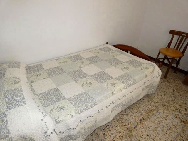 5 soveværelse Villa til salg i Sayalonga - € 110.000 (Ref: 9708980)