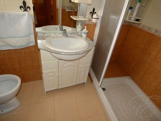 5 soveværelse Villa til salg i Sayalonga - € 110.000 (Ref: 9708980)