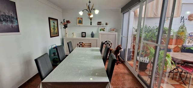 4 slaapkamer Villa te koop in Vélez-Málaga - € 308.500 (Ref: 9714021)