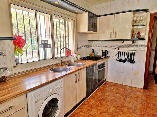 3 slaapkamer Villa te koop in Rubite, Sedella met garage - € 299.000 (Ref: 9771032)