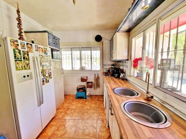 3 slaapkamer Villa te koop in Rubite, Sedella met garage - € 299.000 (Ref: 9771032)