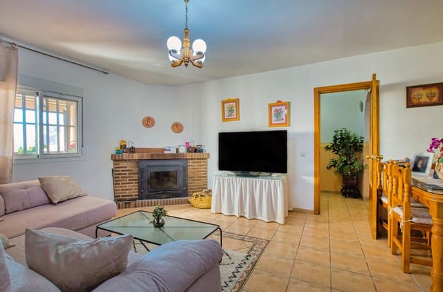 4 makuuhuone Huvila myytävänä paikassa Alcaucín mukana uima-altaan - 375 000 € (Ref: 9778771)