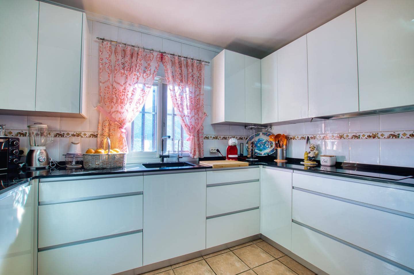 4 makuuhuone Huvila myytävänä paikassa Alcaucin mukana uima-altaan - 375 000 € (Ref: 9778771)