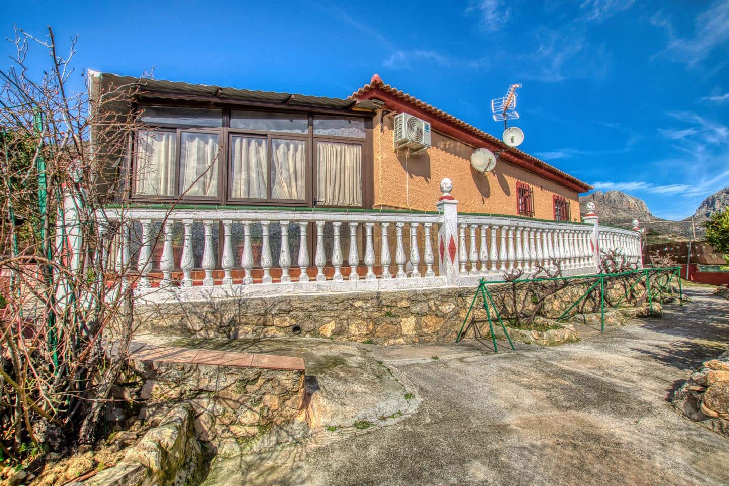 4 makuuhuone Huvila myytävänä paikassa Alcaucin mukana uima-altaan - 375 000 € (Ref: 9778771)