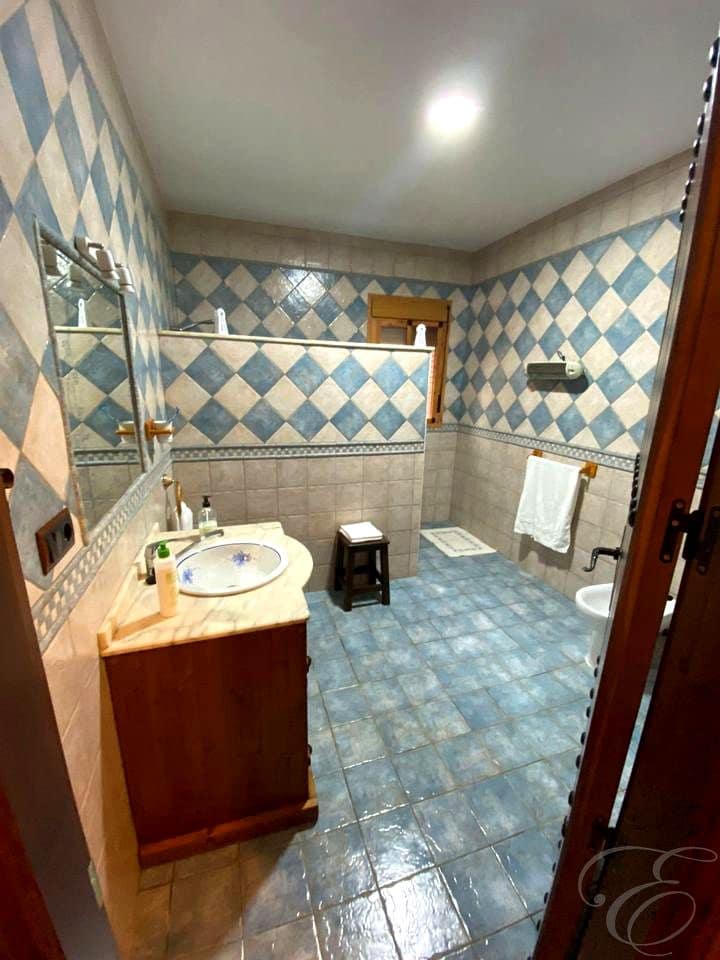 3 soveværelse Finca/Landehus til salg i Riogordo med swimmingpool - € 399.500 (Ref: 9795561)