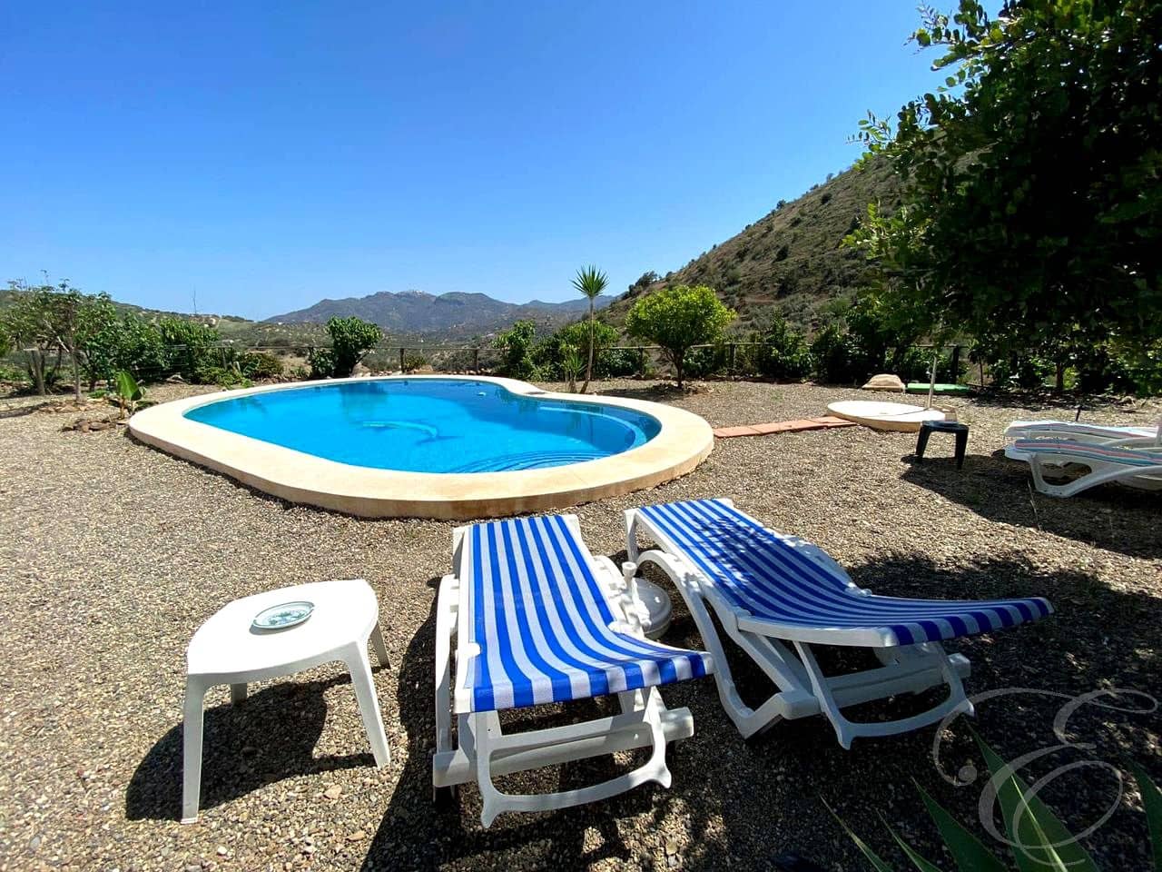 3 soveværelse Finca/Landehus til salg i Riogordo med swimmingpool - € 399.500 (Ref: 9795561)
