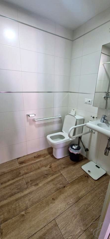 3 soveværelse Lejlighed til leje i Torre del Mar med swimmingpool - € 1.000 (Ref: 9815069)