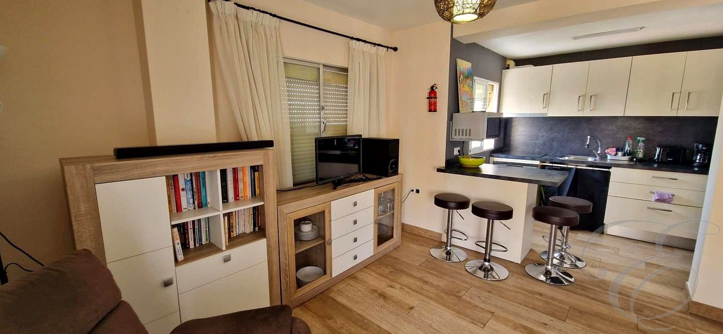 3 soveværelse Lejlighed til leje i Torre del Mar med swimmingpool - € 1.000 (Ref: 9815069)