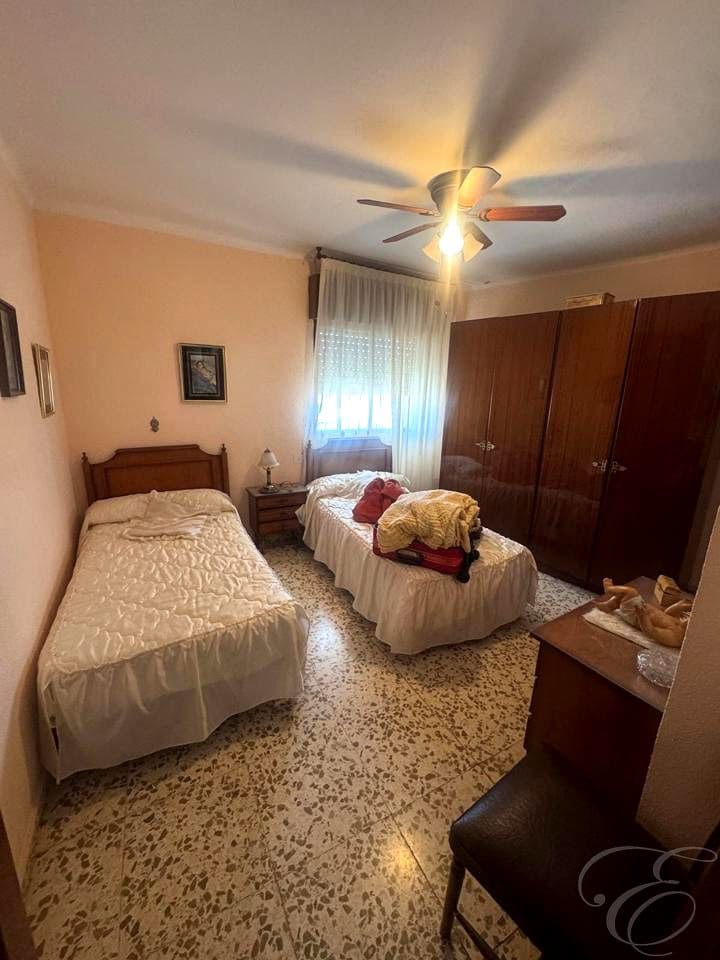 3 bedroom Villa for sale in Almachar with garage - € 179,000 (Ref: 9819382)