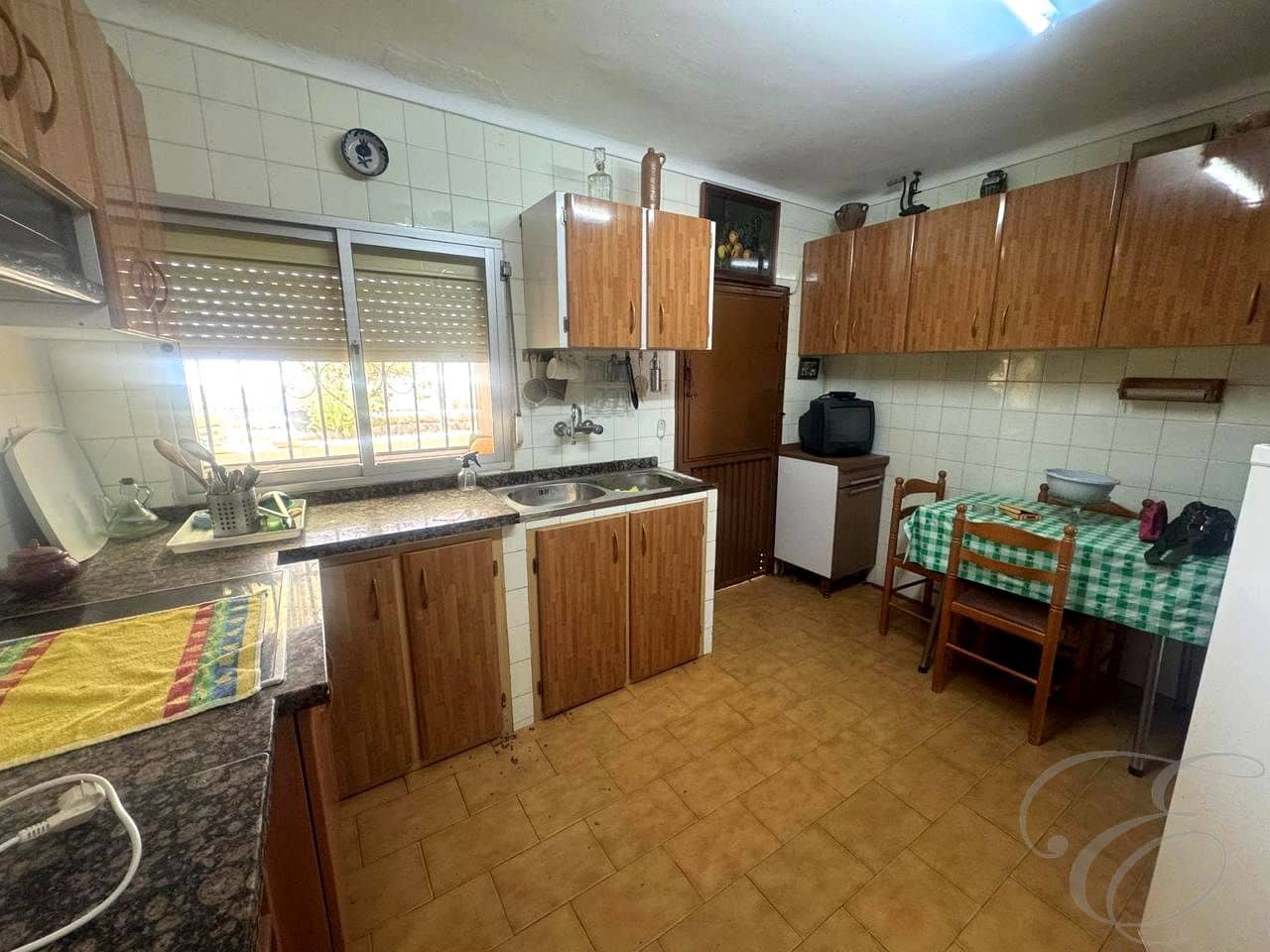 3 bedroom Villa for sale in Almachar with garage - € 179,000 (Ref: 9819382)