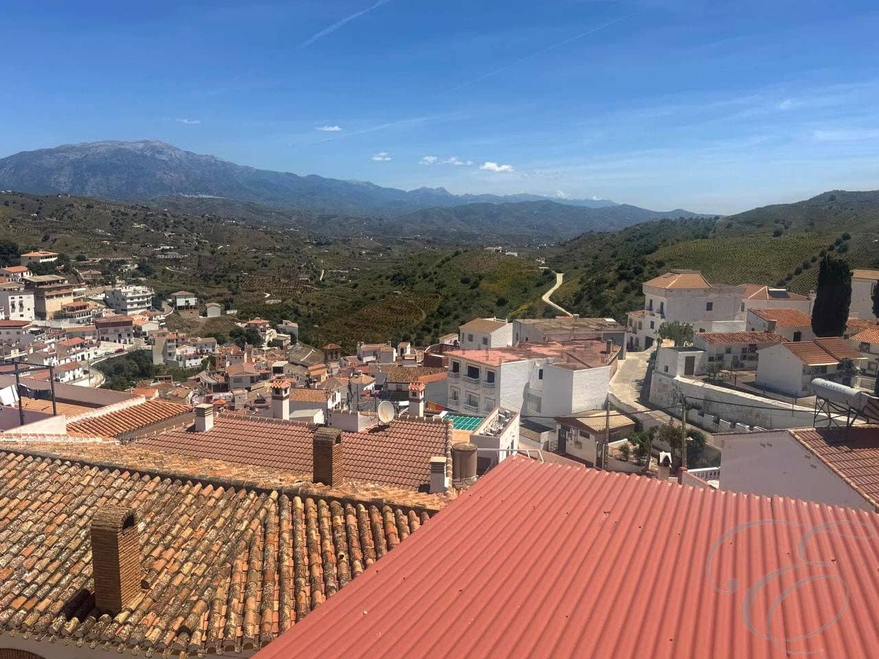 3 bedroom Villa for sale in Almachar with garage - € 179,000 (Ref: 9819382)