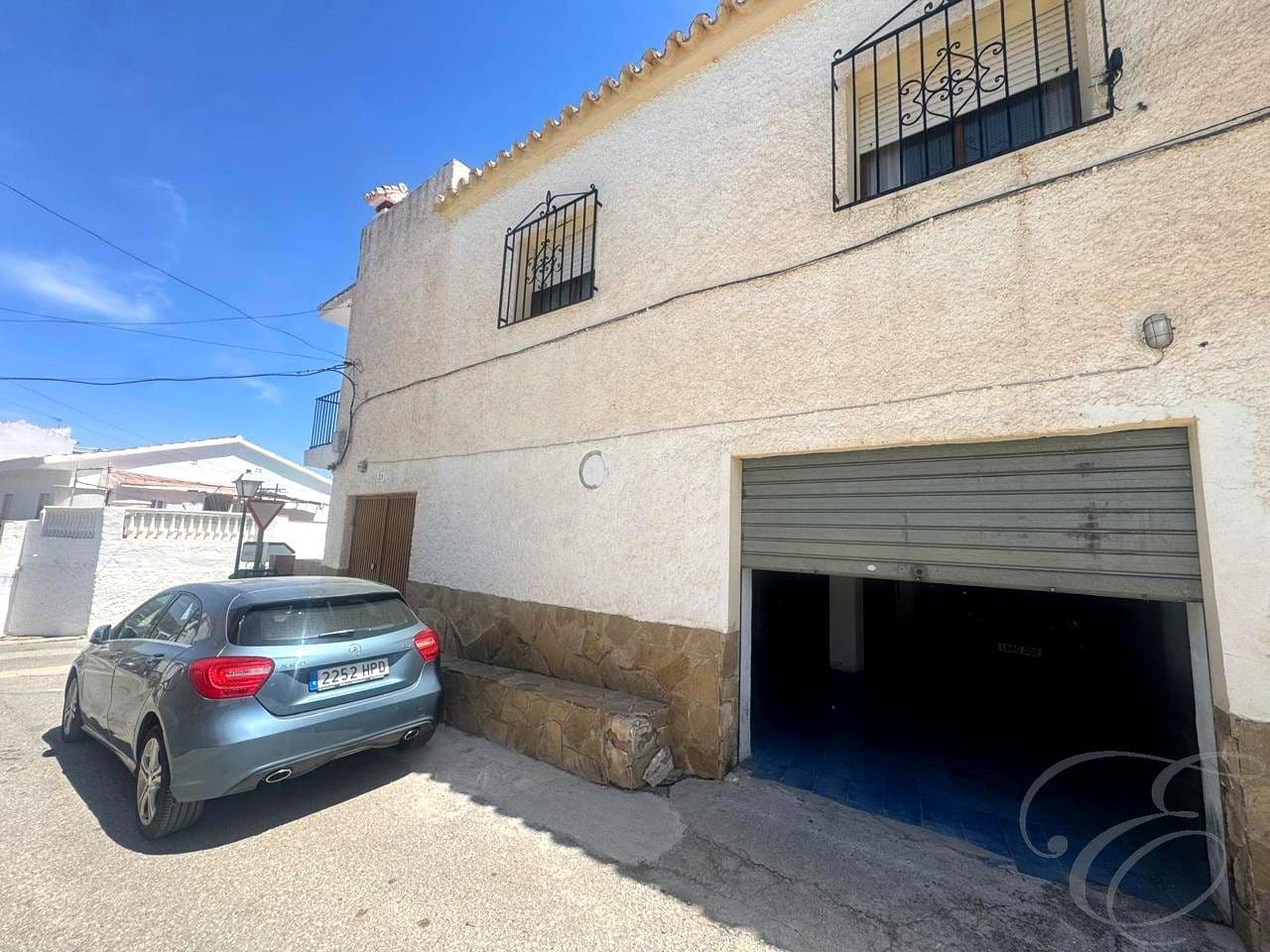 3 bedroom Villa for sale in Almachar with garage - € 179,000 (Ref: 9819382)