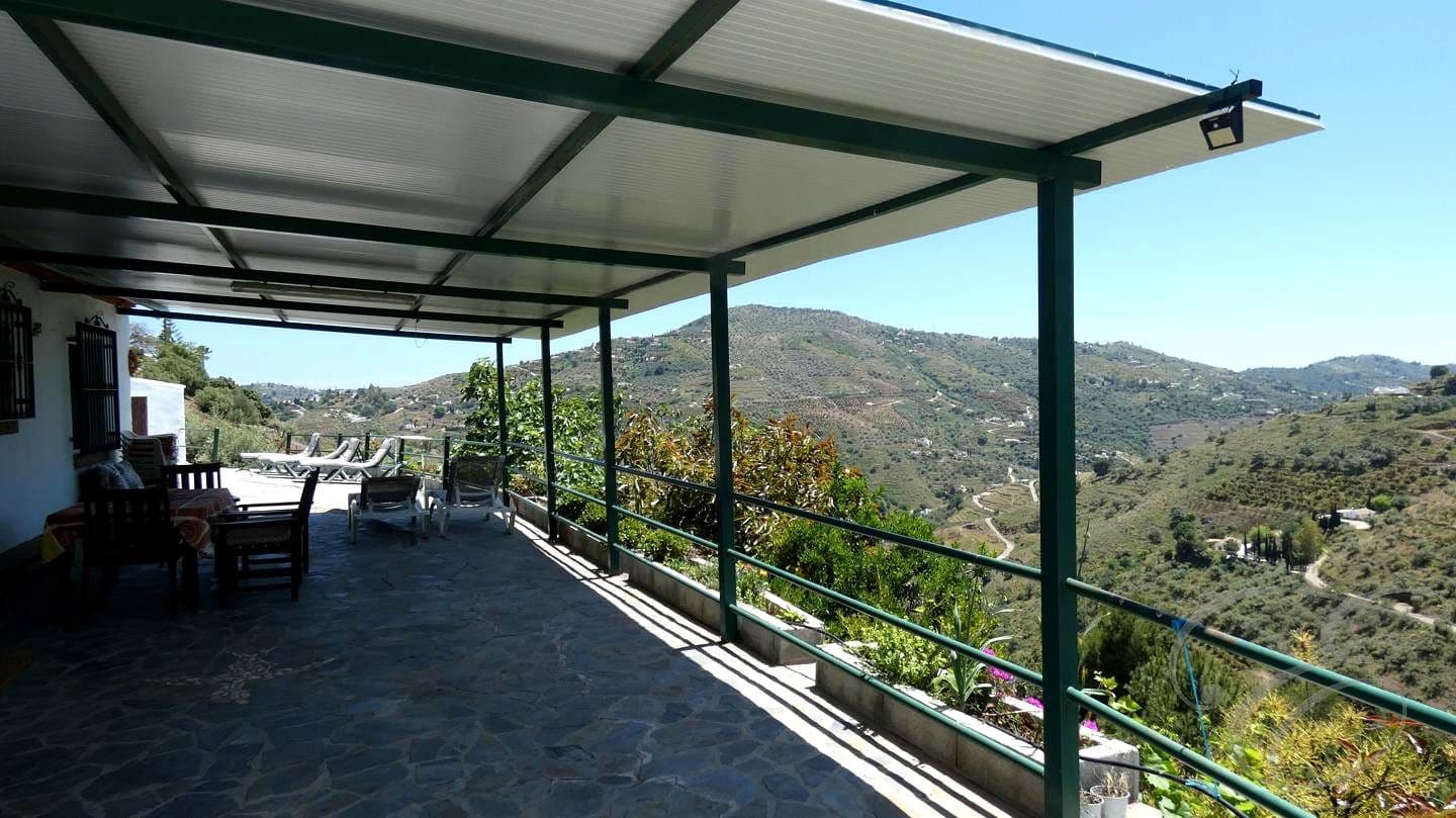 3 chambre Finca/Maison de Campagne à vendre à Competa avec piscine garage - 365 000 € (Ref: 9819383)