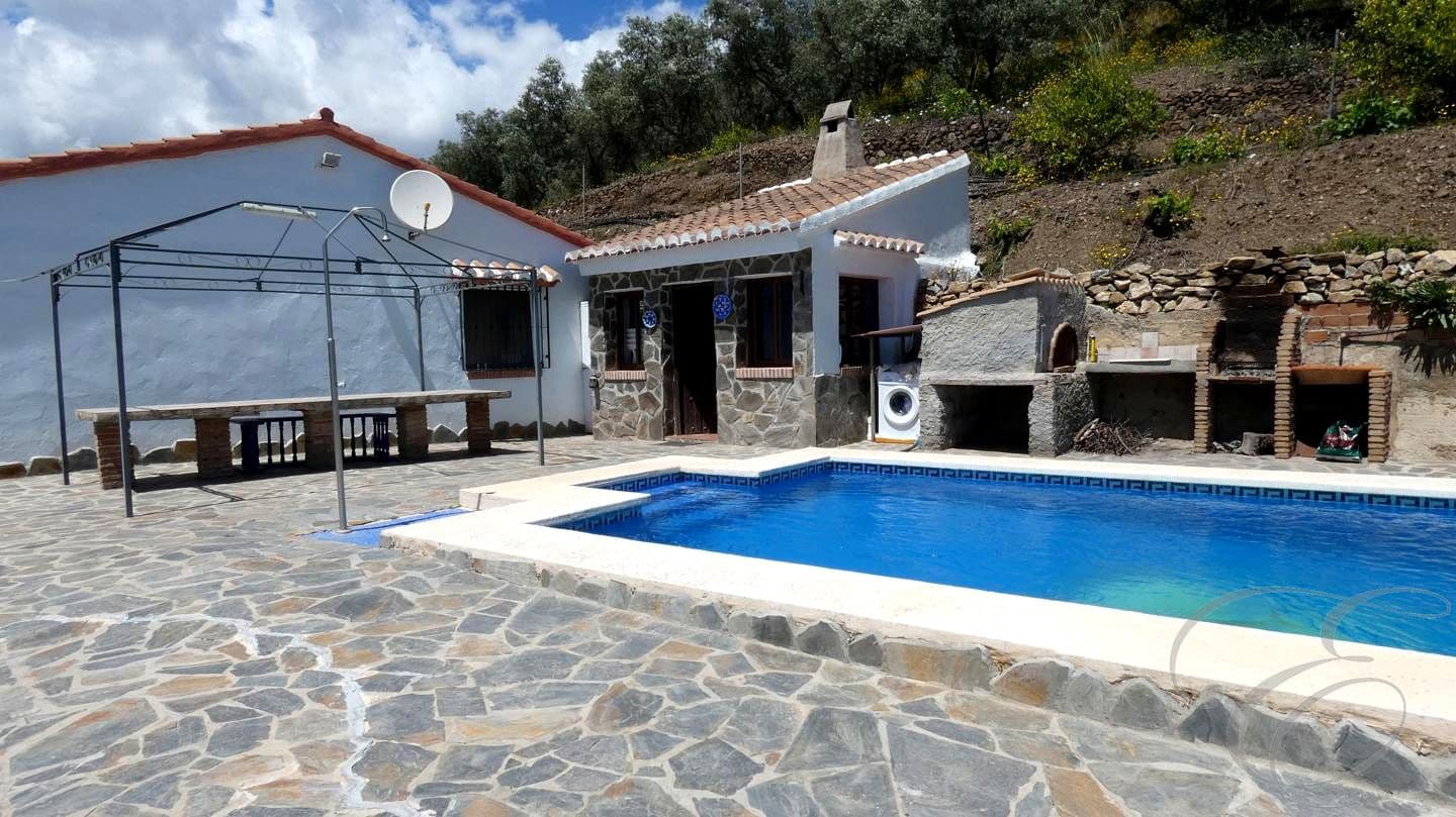 3 chambre Finca/Maison de Campagne à vendre à Competa avec piscine garage - 365 000 € (Ref: 9819383)