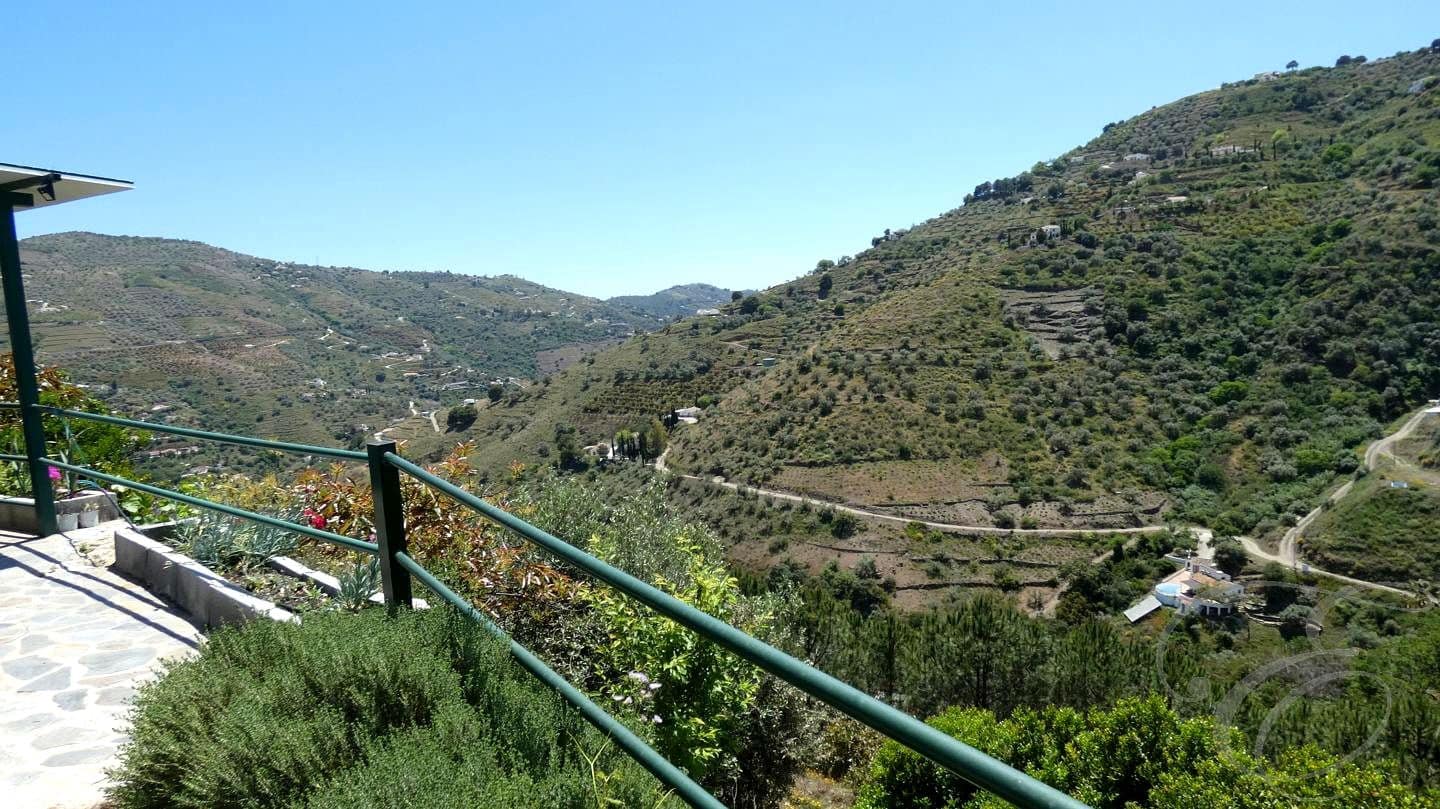 3 chambre Finca/Maison de Campagne à vendre à Competa avec piscine garage - 365 000 € (Ref: 9819383)