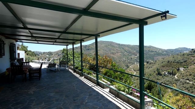 3 chambre Finca/Maison de Campagne à vendre à Cómpeta avec piscine garage - 365 000 € (Ref: 9819383)