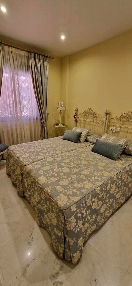 4 bedroom Villa for sale in Motril with pool garage - € 599,500 (Ref: 9829626)