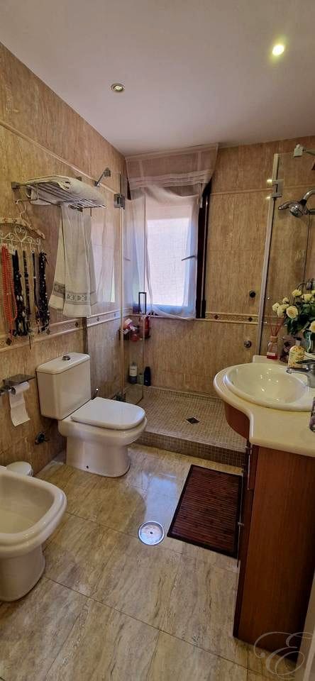 4 bedroom Villa for sale in Motril with pool garage - € 599,500 (Ref: 9829626)