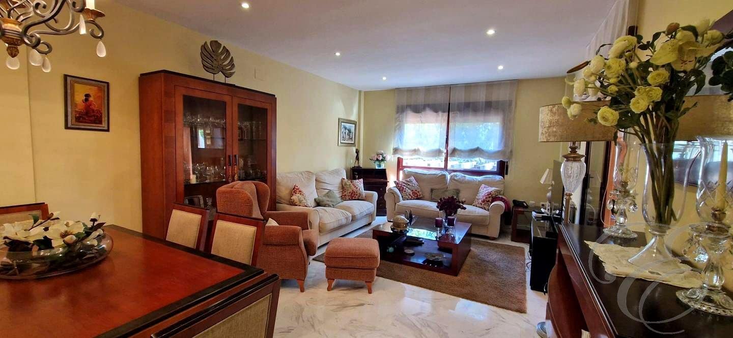 4 bedroom Villa for sale in Motril with pool garage - € 599,500 (Ref: 9829626)