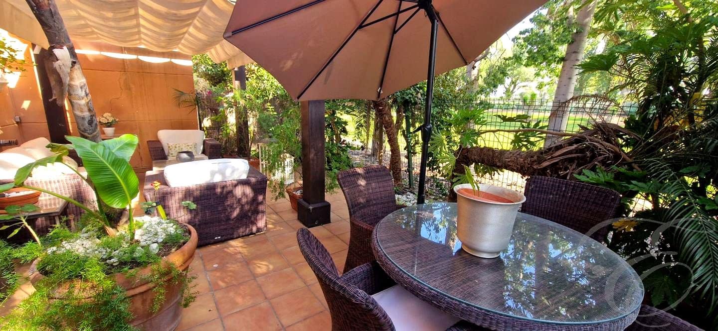 4 bedroom Villa for sale in Motril with pool garage - € 599,500 (Ref: 9829626)