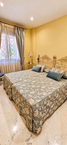 Chalet de 4 habitaciones en Motril en venta con piscina garaje - 599.500 € (Ref: 9829626)