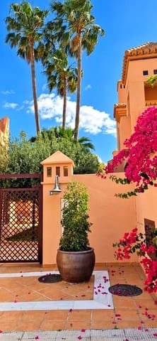 Chalet de 4 habitaciones en Motril en venta con piscina garaje - 599.500 € (Ref: 9829626)