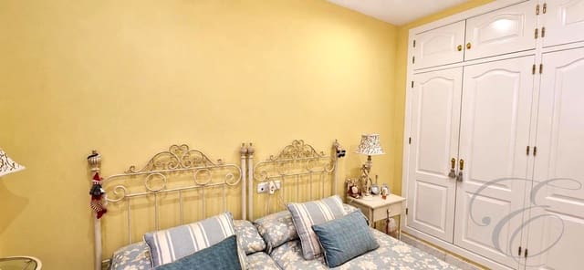 Chalet de 4 habitaciones en Motril en venta con piscina garaje - 599.500 € (Ref: 9829626)
