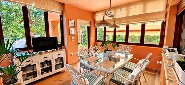 Chalet de 4 habitaciones en Motril en venta con piscina garaje - 599.500 € (Ref: 9829626)