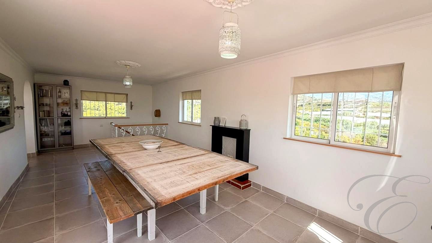 5 Zimmer Villa zu verkaufen in Nerja mit Pool - 1.099.000 € (Ref: 9829923)