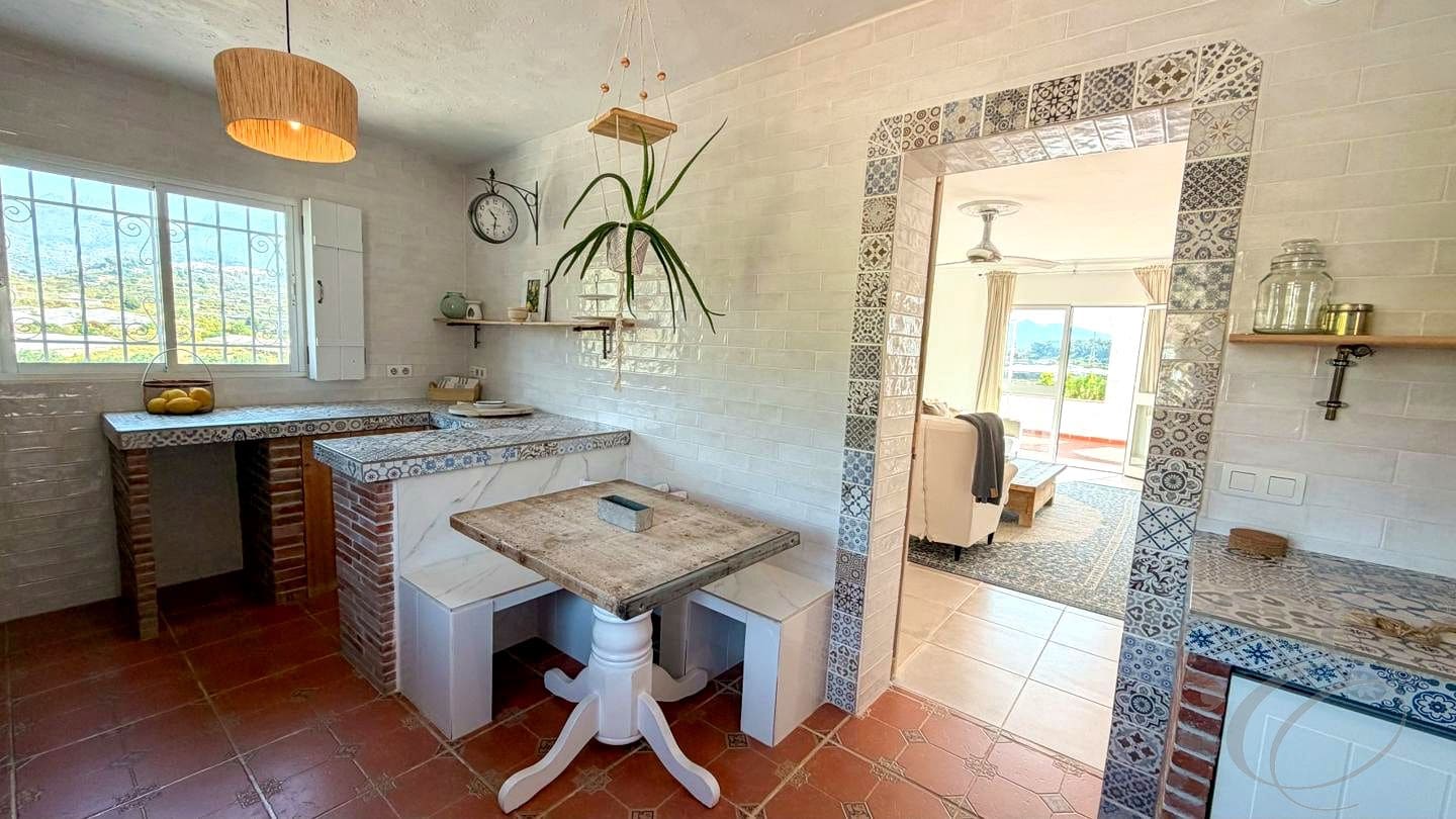 5 Zimmer Villa zu verkaufen in Nerja mit Pool - 1.099.000 € (Ref: 9829923)